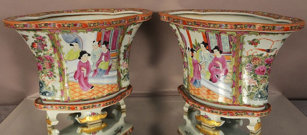 Pair of Rose Medallion-style Chinese porcelain Jardiners