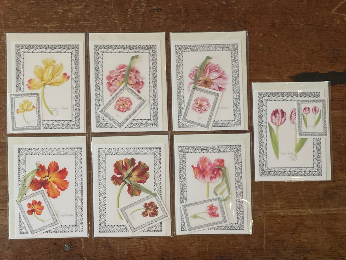Valerie Wall Floral Notecard & Gift Tag
