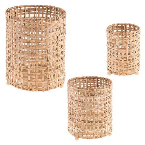 Rattan Hurricane, Medium